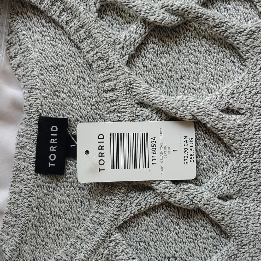 Grey slash yoke pullover knit sweater